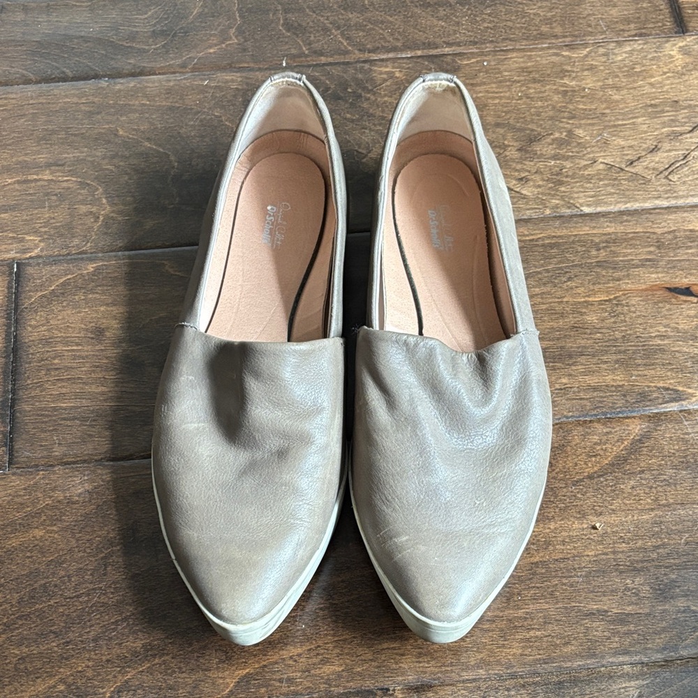 Dr. Scholl's Taupe Flats
